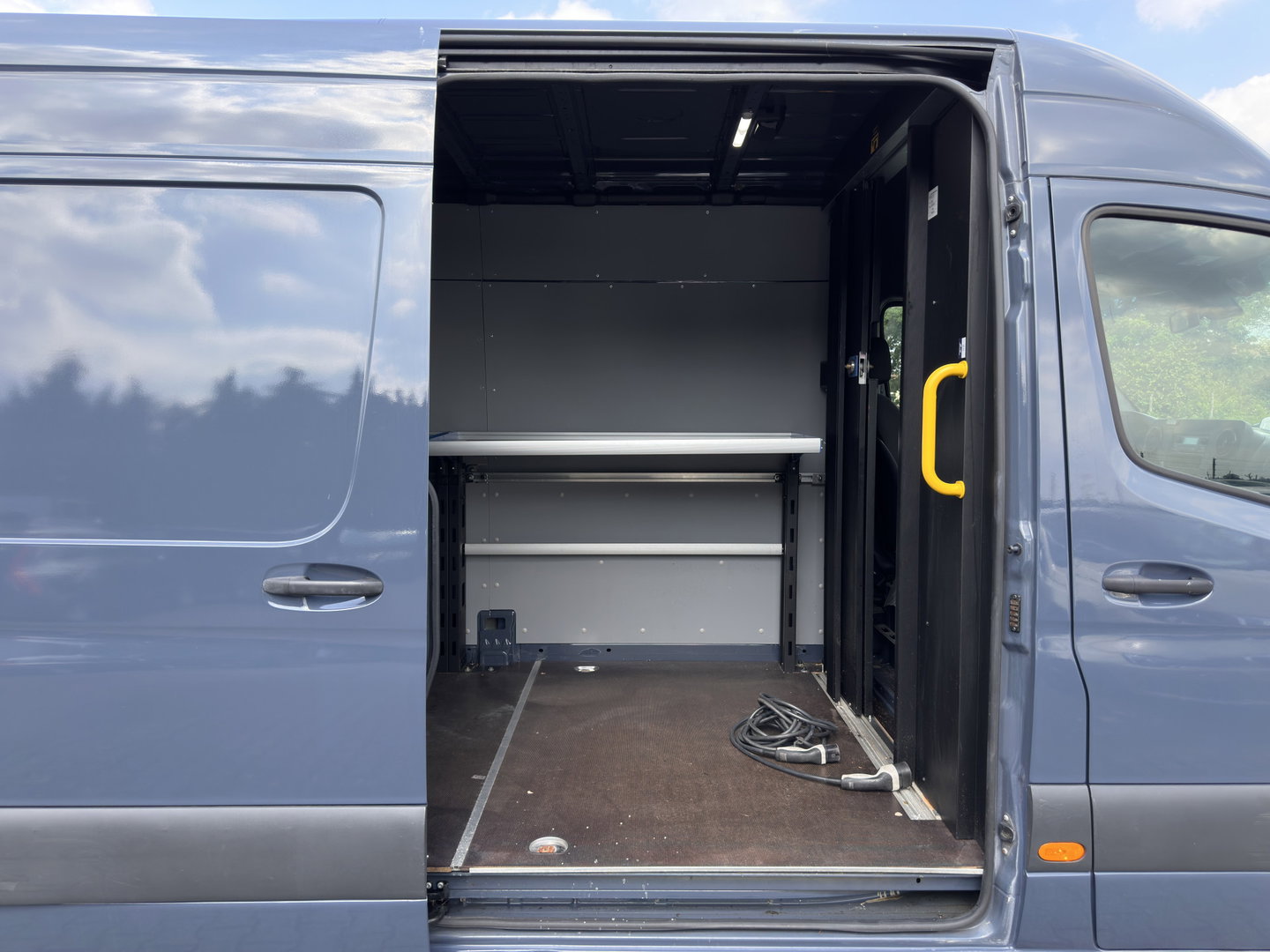 Mercedes-Benz eSprinter L2 H2 {SoH-100%} Aut. *ECC | KEYLESS | CAMERA | RADIO | HEATED-SEAT | CCS-FASTLOADER*