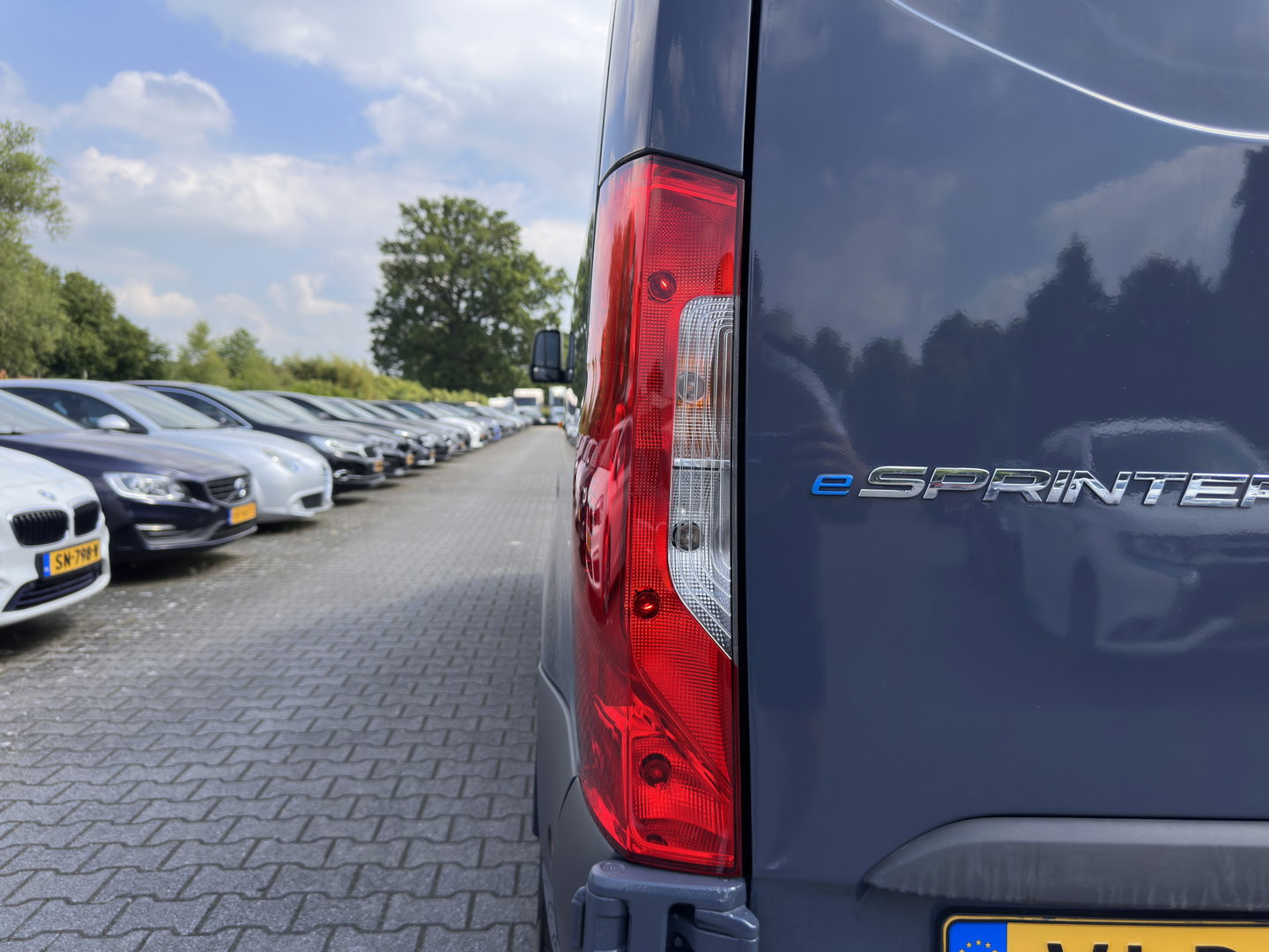 Mercedes-Benz eSprinter (INCL. BTW) *AUT | CLIMATE CONTROL | ELECTRIC WINDOWS | CAMERA | 16 INCH*