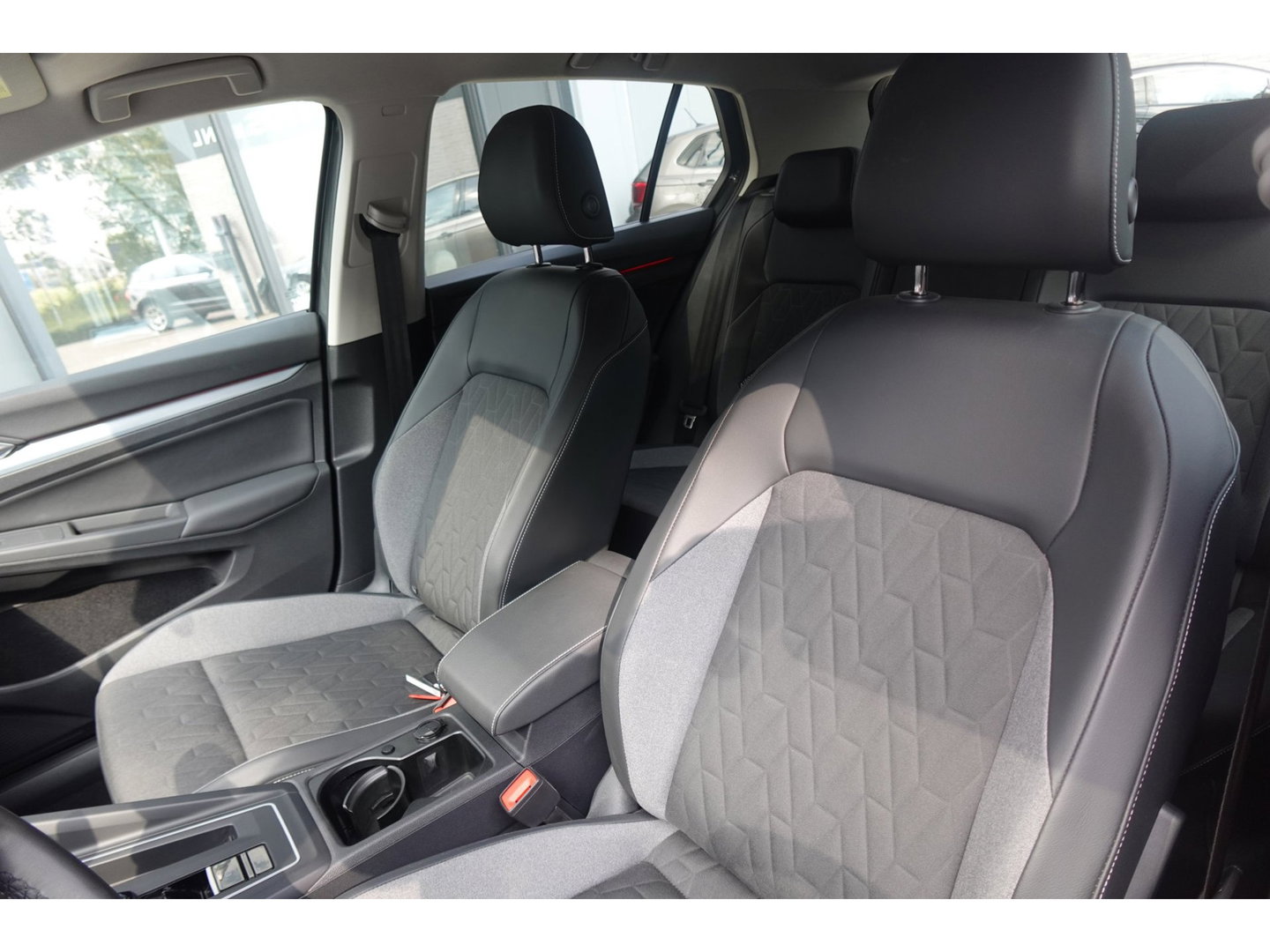 Volkswagen Golf 1.5 eTSI Goal edition CARPLAY ACC PDC NAVI CAM LED