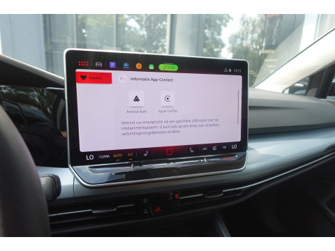 Volkswagen Golf 1.5 eTSI Goal edition CARPLAY ACC PDC NAVI CAM LED