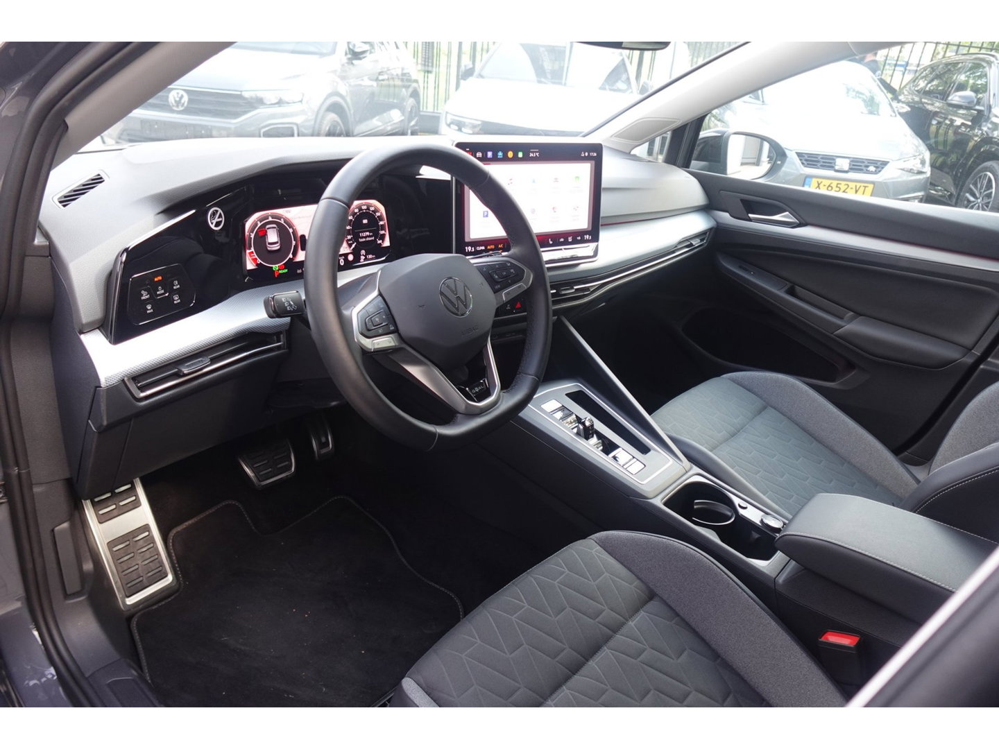 Volkswagen Golf 1.5 eTSI Goal edition CARPLAY ACC PDC NAVI CAM LED