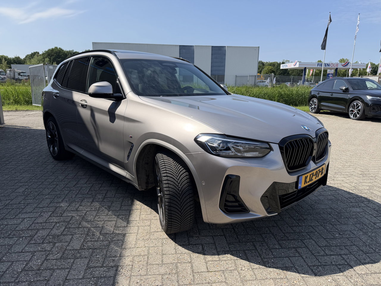 BMW iX3