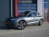 Audi Q5 - 55 TFSI e S-Line Quattro Competition Luchtvering | Massage | Memory | B&O | 360 | Electric Seats | Carplay | Digital Dash | Afgevlakt Stuur | Dodehoek Detectie | Adaptive Cruise | Lane Assist | Alcantara | Trekhaak | Matrix Led