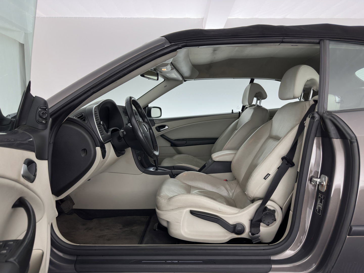 Saab 9-3 Cabrio 1.9 TiD Vector Aut. *LEATHER |  NAVI-FULLMAP | XENON | ECC | PDC | CRUISE | HEATED-COMFORTSEATS | TOWBAR | 16''ALU*
