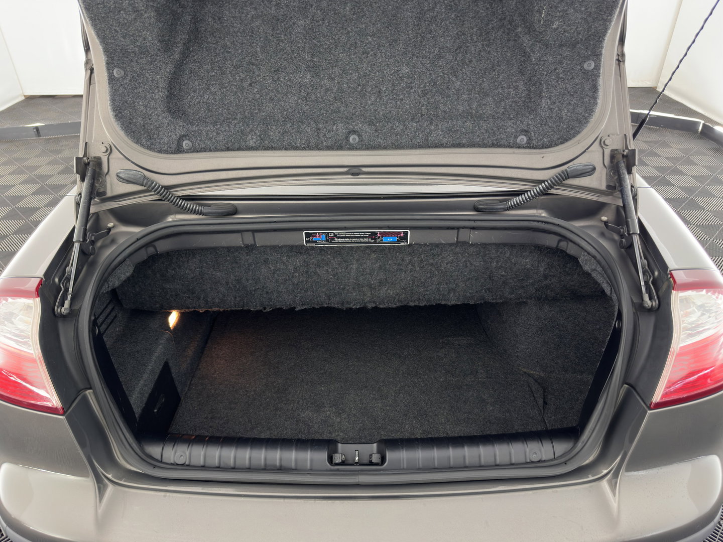Saab 9-3 Cabrio 1.9 TiD Vector Aut. *LEATHER |  NAVI-FULLMAP | XENON | ECC | PDC | CRUISE | HEATED-COMFORTSEATS | TOWBAR | 16''ALU*