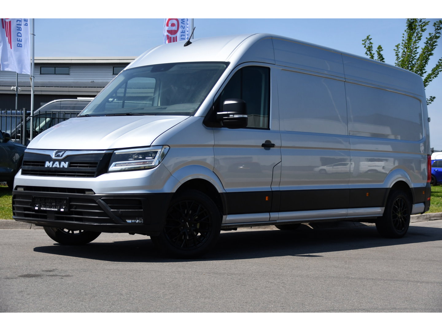 MAN TGE 3.180 35 2.0 L4H3 PB Edition Cruise, Camera, Carplay, 177pk, LED, Clima, Trekhaak, Automaat, Sensoren, Geveerde stoel, Uniek!