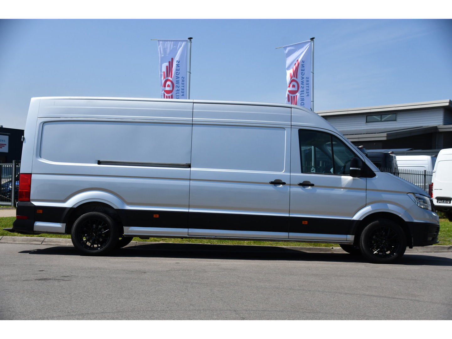 MAN TGE 3.180 35 2.0 L4H3 PB Edition Cruise, Camera, Carplay, 177pk, LED, Clima, Trekhaak, Automaat, Sensoren, Geveerde stoel, Uniek!