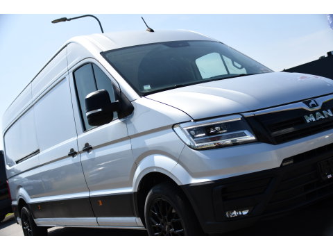 MAN TGE 3.180 35 2.0 L4H3 PB Edition Cruise, Camera, Carplay, 177pk, LED, Clima, Trekhaak, Automaat, Sensoren, Geveerde stoel, Uniek!