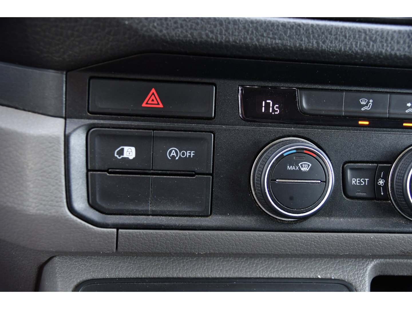 MAN TGE 3.180 35 2.0 L4H3 PB Edition Cruise, Camera, Carplay, 177pk, LED, Clima, Trekhaak, Automaat, Sensoren, Geveerde stoel, Uniek!