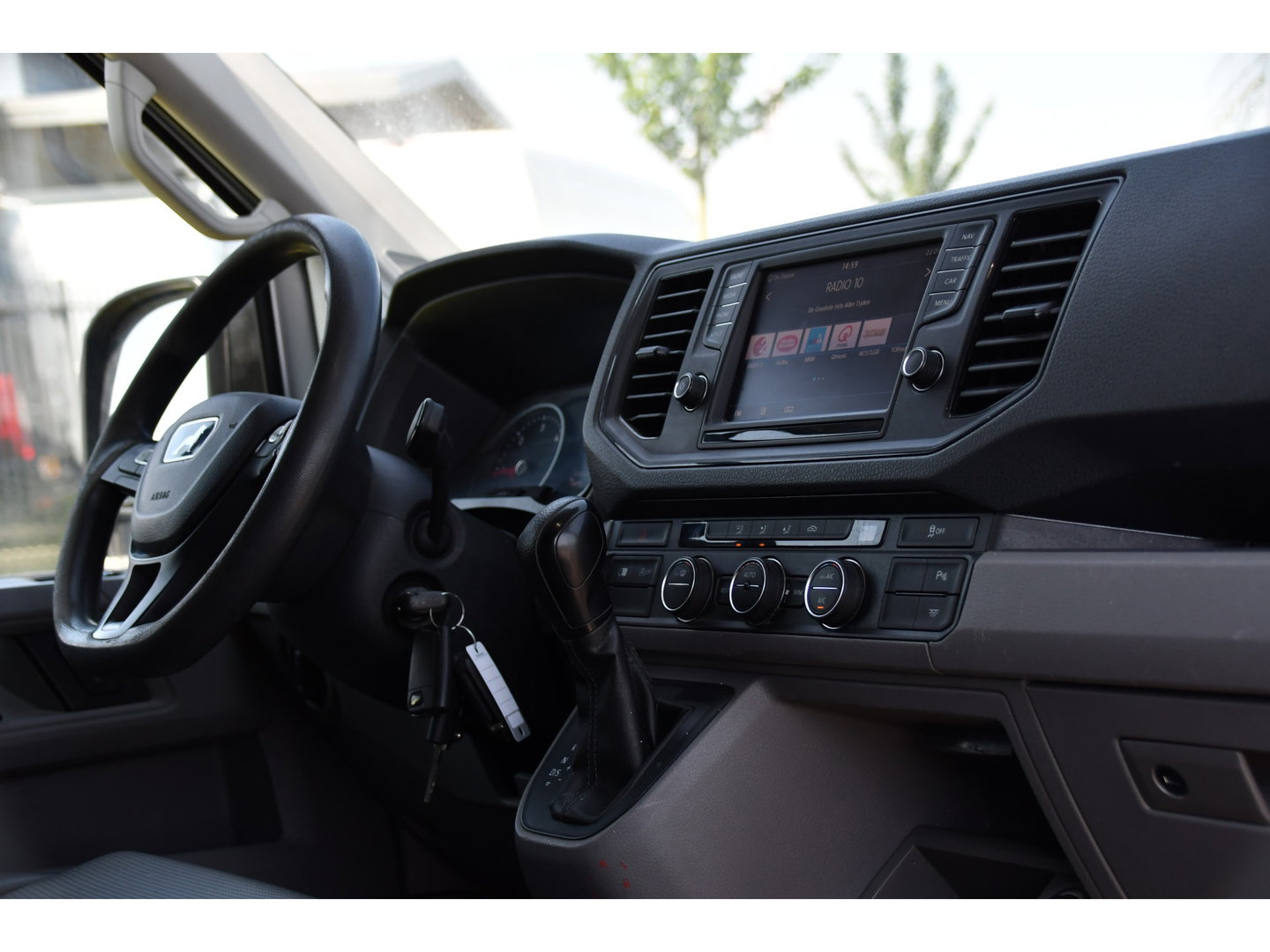 MAN TGE 3.180 35 2.0 L4H3 PB Edition Cruise, Camera, Carplay, 177pk, LED, Clima, Trekhaak, Automaat, Sensoren, Geveerde stoel, Uniek!