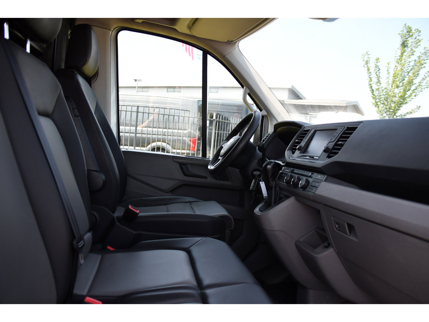 MAN TGE 3.180 35 2.0 L4H3 PB Edition Cruise, Camera, Carplay, 177pk, LED, Clima, Trekhaak, Automaat, Sensoren, Geveerde stoel, Uniek!