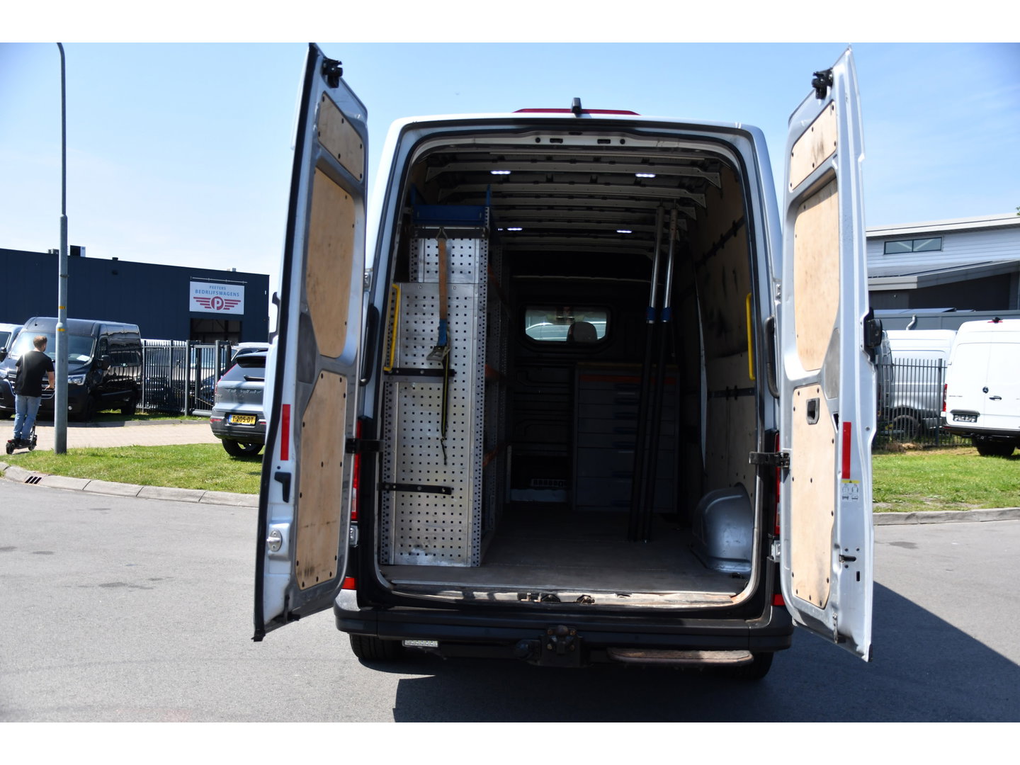 MAN TGE 3.180 35 2.0 L4H3 PB Edition Cruise, Camera, Carplay, 177pk, LED, Clima, Trekhaak, Automaat, Sensoren, Geveerde stoel, Uniek!