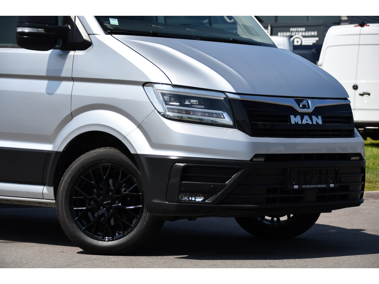 MAN TGE 3.180 35 2.0 L4H3 PB Edition Cruise, Camera, Carplay, 177pk, LED, Clima, Trekhaak, Automaat, Sensoren, Geveerde stoel, Uniek!