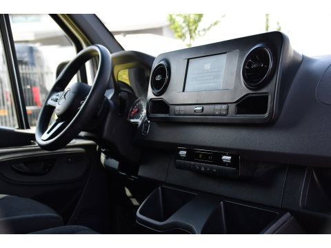 Mercedes-Benz Sprinter 319 V6 3.0 CDI L2H2 PB Edition Camera, Cruise, Carplay, 190pk, Automaat, LED, Trekhaak, Dodehoek, Sensoren, NAVI, Uniek!