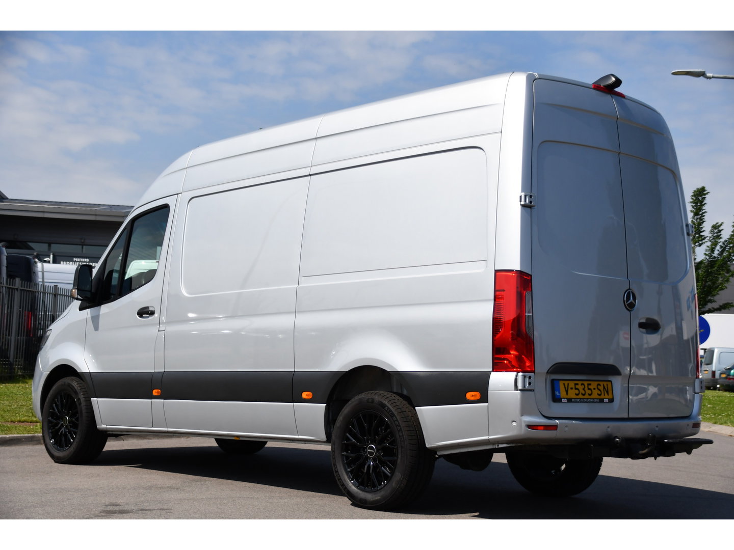 Mercedes-Benz Sprinter 319 V6 3.0 CDI L2H2 PB Edition Camera, Cruise, Carplay, 190pk, Automaat, LED, Trekhaak, Dodehoek, Sensoren, NAVI, Uniek!