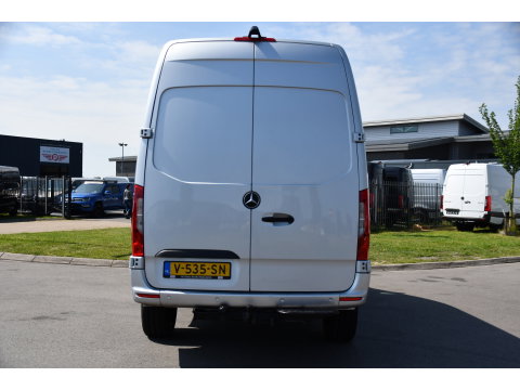 Mercedes-Benz Sprinter 319 V6 3.0 CDI L2H2 PB Edition Camera, Cruise, Carplay, 190pk, Automaat, LED, Trekhaak, Dodehoek, Sensoren, NAVI, Uniek!