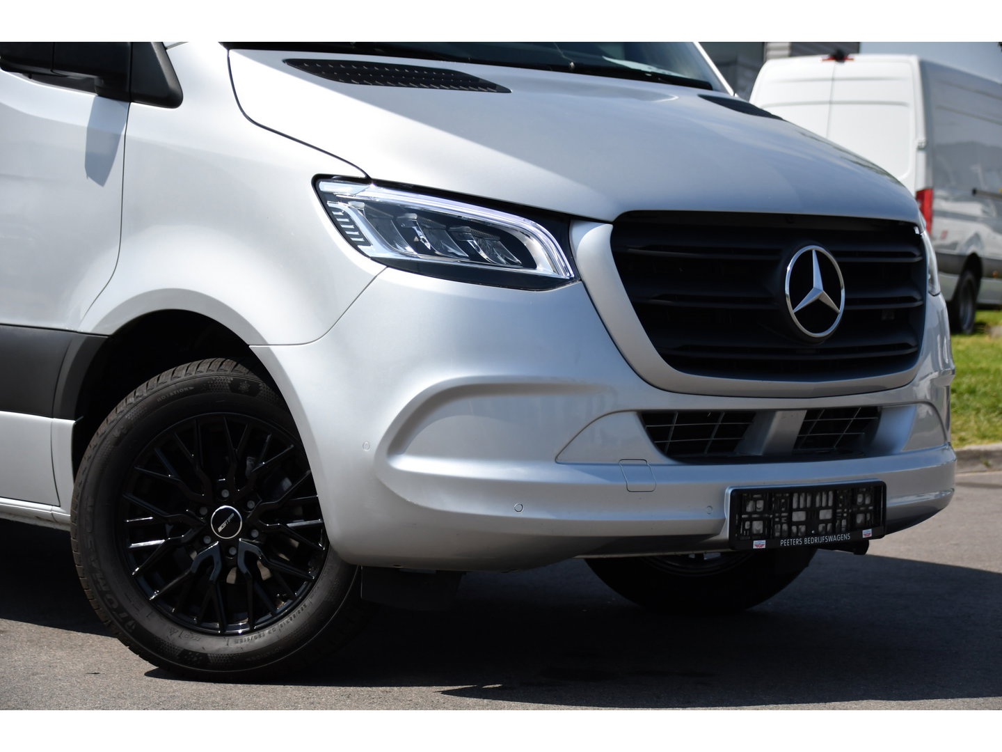 Mercedes-Benz Sprinter 319 V6 3.0 CDI L2H2 PB Edition Camera, Cruise, Carplay, 190pk, Automaat, LED, Trekhaak, Dodehoek, Sensoren, NAVI, Uniek!