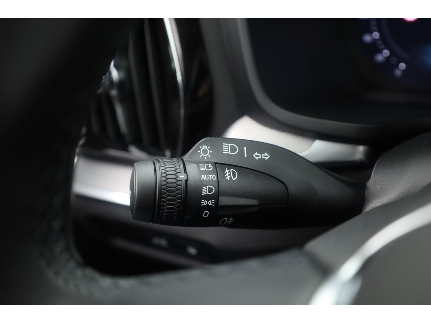 Volvo V60 2.0 T6 Plug-in hybrid AWD Plus Dark | SOH 101.9% | Forest Lake | Pano | Head-Up | Harman Kardon | 360cam | Pilot Assist | Stoel-Stuurverw.