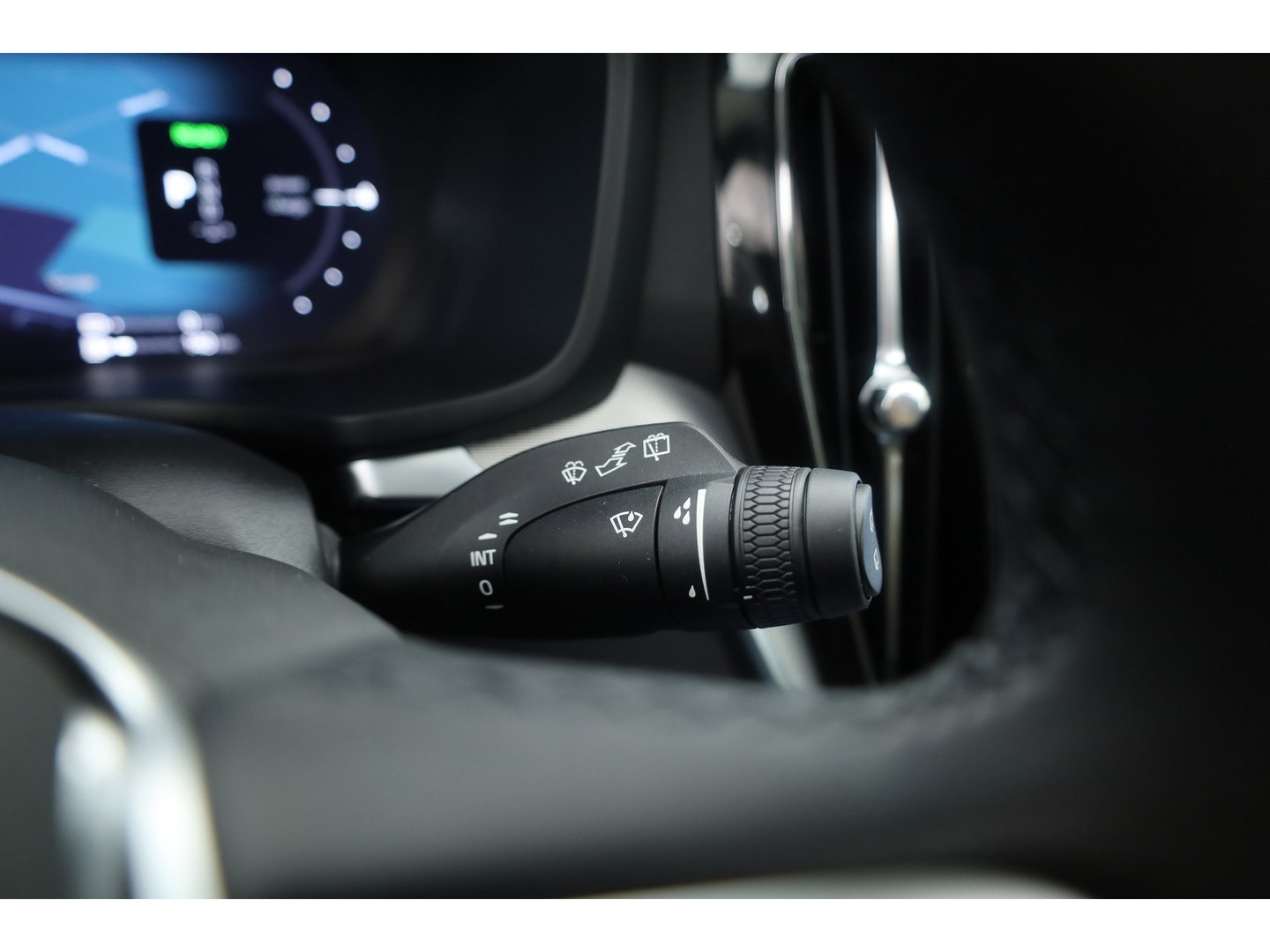 Volvo V60 2.0 T6 Plug-in hybrid AWD Plus Dark | SOH 101.9% | Forest Lake | Pano | Head-Up | Harman Kardon | 360cam | Pilot Assist | Stoel-Stuurverw.