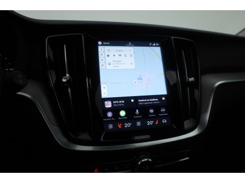 Volvo V60 2.0 T6 Plug-in hybrid AWD Plus Dark | SOH 101.9% | Forest Lake | Pano | Head-Up | Harman Kardon | 360cam | Pilot Assist | Stoel-Stuurverw.