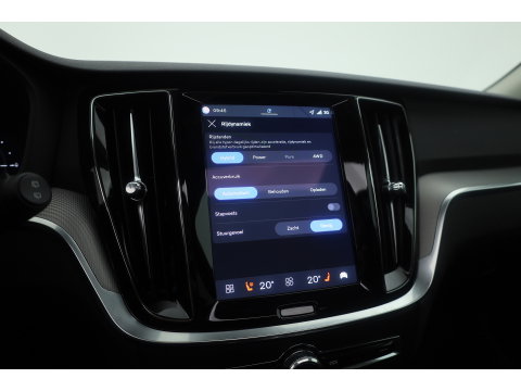 Volvo V60 2.0 T6 Plug-in hybrid AWD Plus Dark | SOH 101.9% | Forest Lake | Pano | Head-Up | Harman Kardon | 360cam | Pilot Assist | Stoel-Stuurverw.