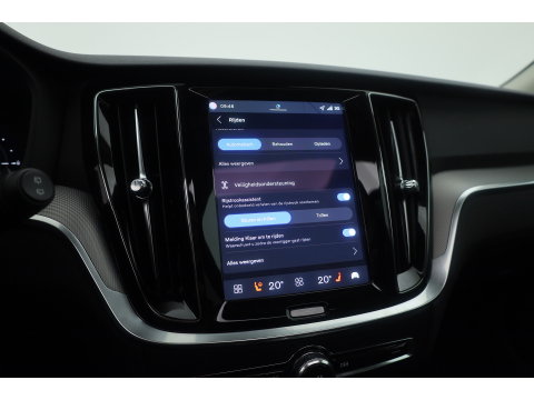Volvo V60 2.0 T6 Plug-in hybrid AWD Plus Dark | SOH 101.9% | Forest Lake | Pano | Head-Up | Harman Kardon | 360cam | Pilot Assist | Stoel-Stuurverw.