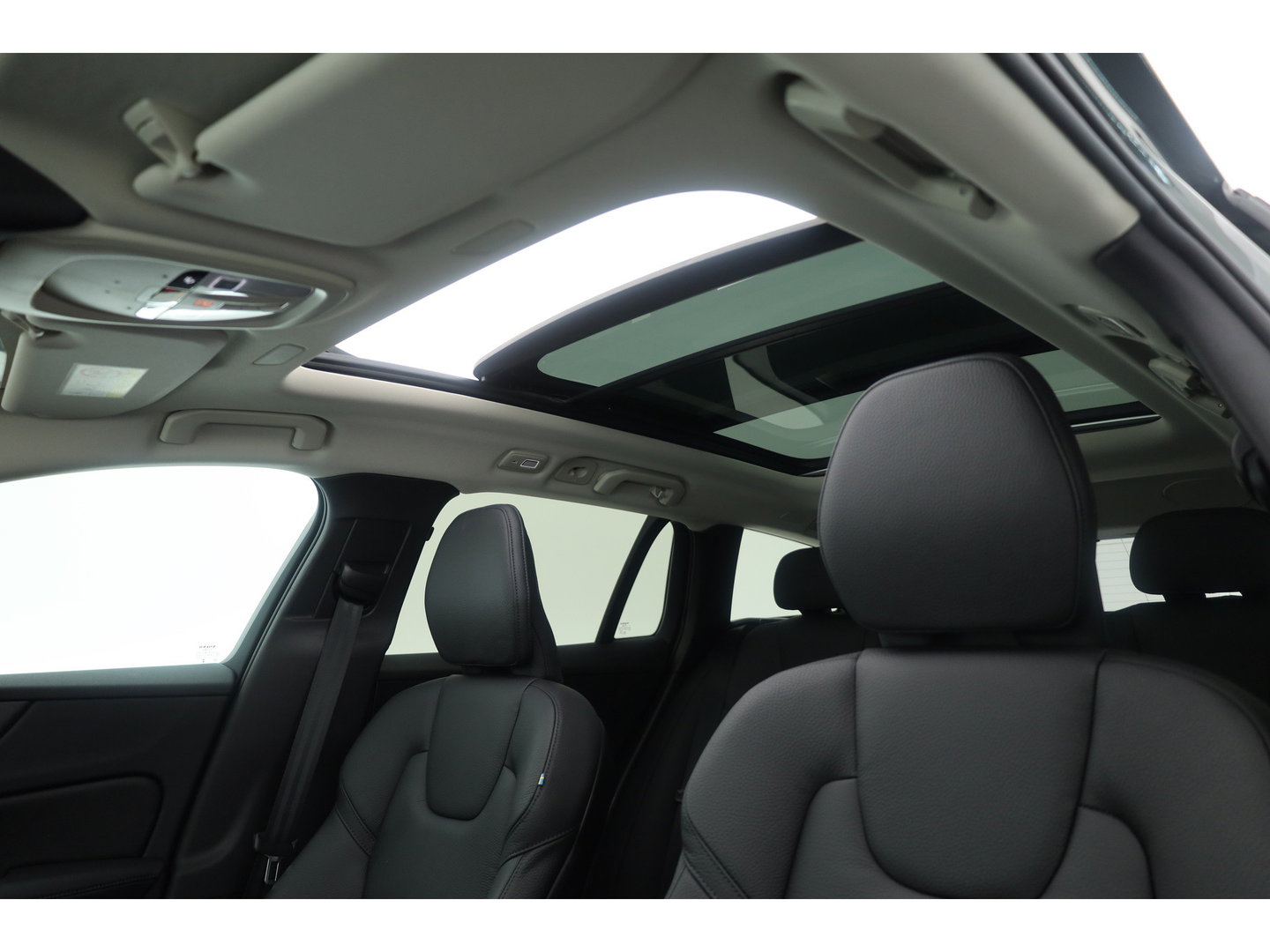 Volvo V60 2.0 T6 Plug-in hybrid AWD Plus Dark | SOH 101.9% | Forest Lake | Pano | Head-Up | Harman Kardon | 360cam | Pilot Assist | Stoel-Stuurverw.