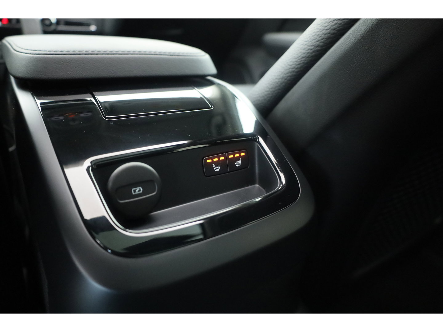 Volvo V60 2.0 T6 Plug-in hybrid AWD Plus Dark | SOH 101.9% | Forest Lake | Pano | Head-Up | Harman Kardon | 360cam | Pilot Assist | Stoel-Stuurverw.