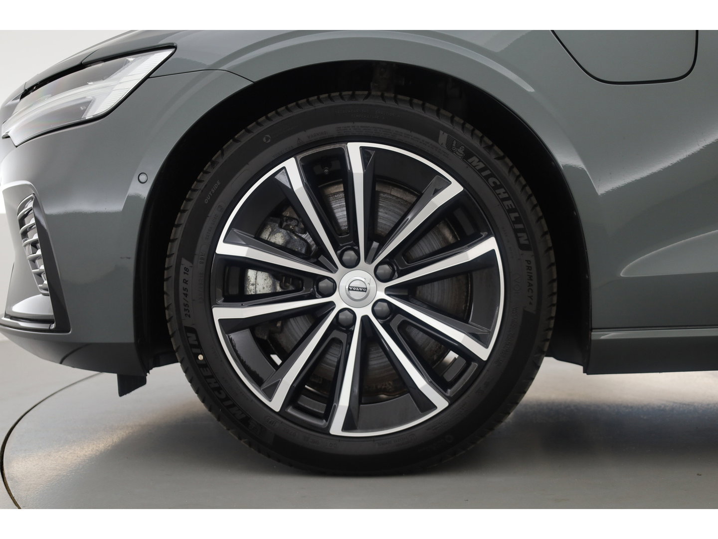 Volvo V60 2.0 T6 Plug-in hybrid AWD Plus Dark | SOH 101.9% | Forest Lake | Pano | Head-Up | Harman Kardon | 360cam | Pilot Assist | Stoel-Stuurverw.