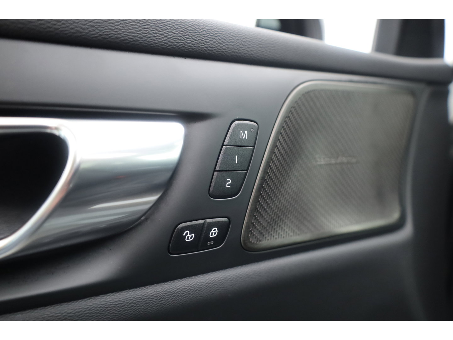 Volvo V60 2.0 T6 Plug-in hybrid AWD Plus Dark | SOH 101.9% | Forest Lake | Pano | Head-Up | Harman Kardon | 360cam | Pilot Assist | Stoel-Stuurverw.