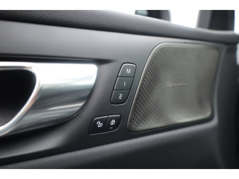 Volvo V60 2.0 T6 Plug-in hybrid AWD Plus Dark | SOH 101.9% | Forest Lake | Pano | Head-Up | Harman Kardon | 360cam | Pilot Assist | Stoel-Stuurverw.