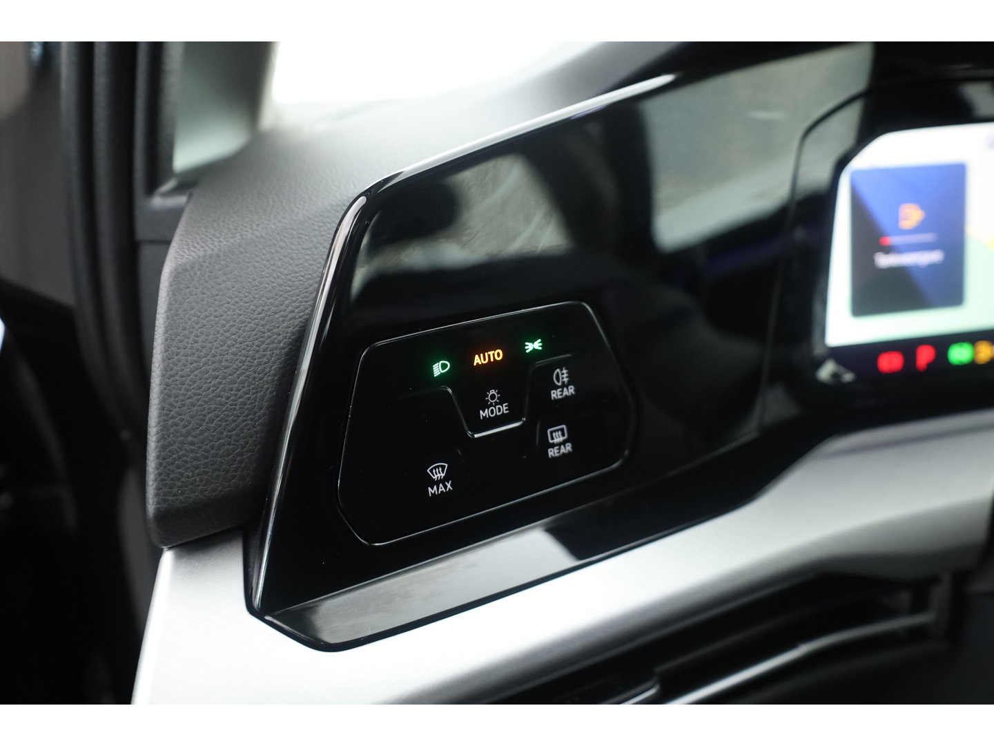 Volkswagen Golf 1.0 eTSI Life Business | Adapt. Cruise | Memory | Massage | Apple CarPlay & Android Auto | Stoel- Stuurverw. |
