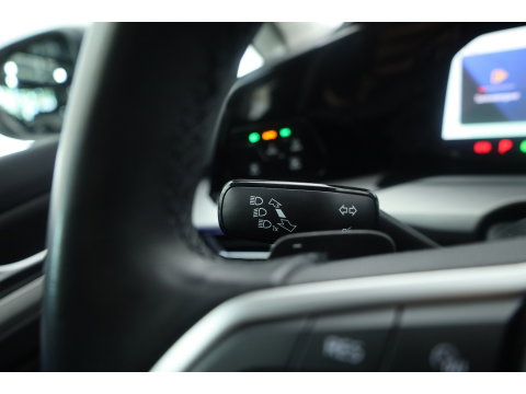 Volkswagen Golf 1.0 eTSI Life Business | Adapt. Cruise | Memory | Massage | Apple CarPlay & Android Auto | Stoel- Stuurverw. |