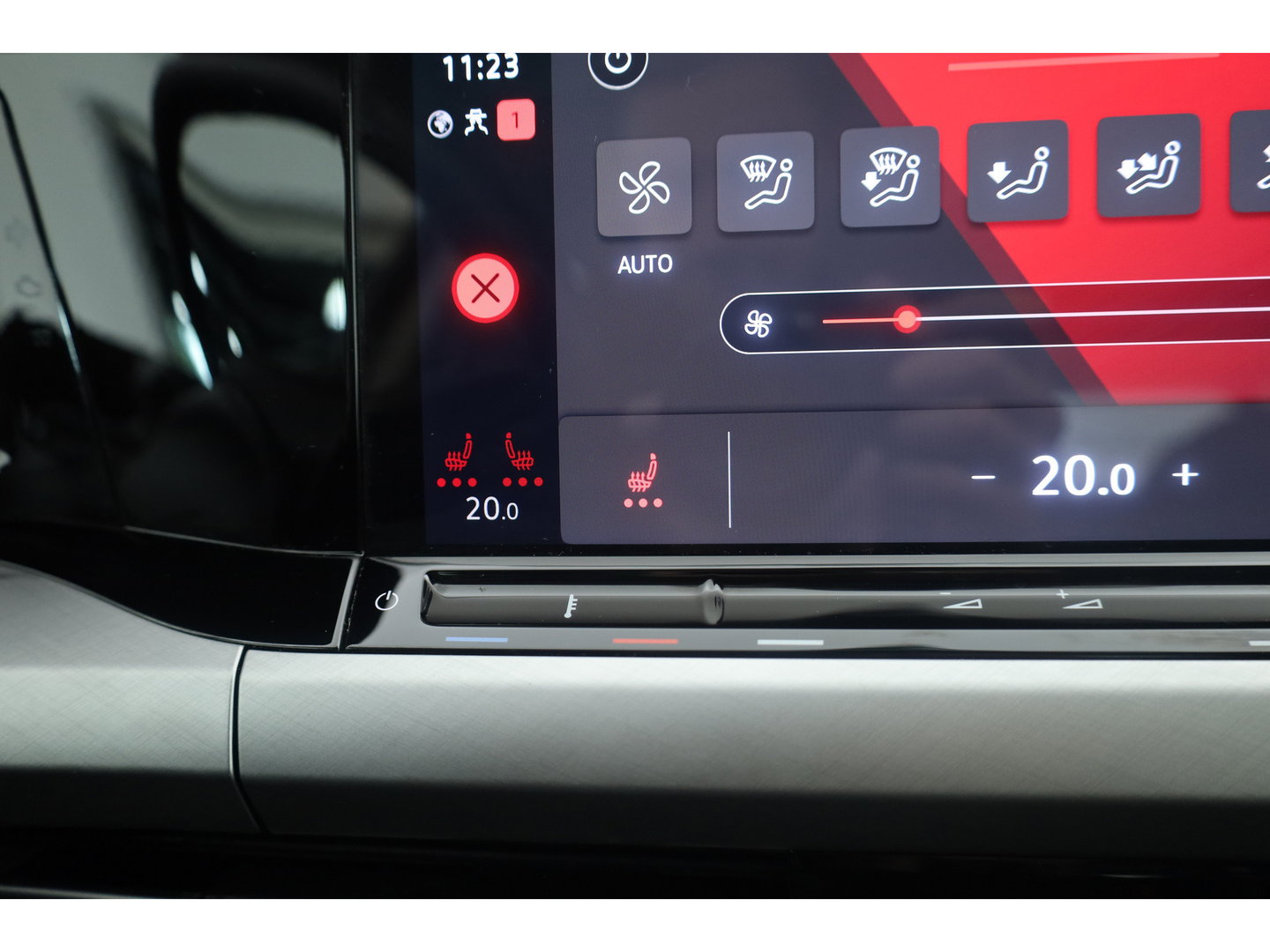 Volkswagen Golf 1.0 eTSI Life Business | Adapt. Cruise | Memory | Massage | Apple CarPlay & Android Auto | Stoel- Stuurverw. |