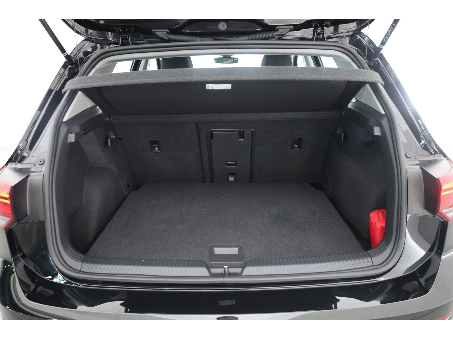 Volkswagen Golf 1.0 eTSI Life Business | Adapt. Cruise | Memory | Massage | Apple CarPlay & Android Auto | Stoel- Stuurverw. |