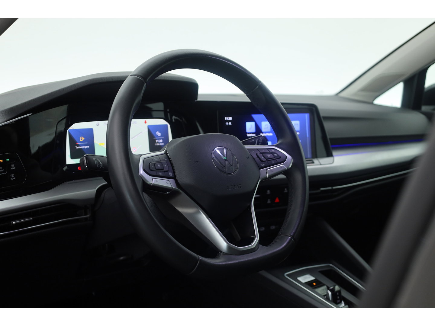 Volkswagen Golf 1.0 eTSI Life Business | Adapt. Cruise | Memory | Massage | Apple CarPlay & Android Auto | Stoel- Stuurverw. |