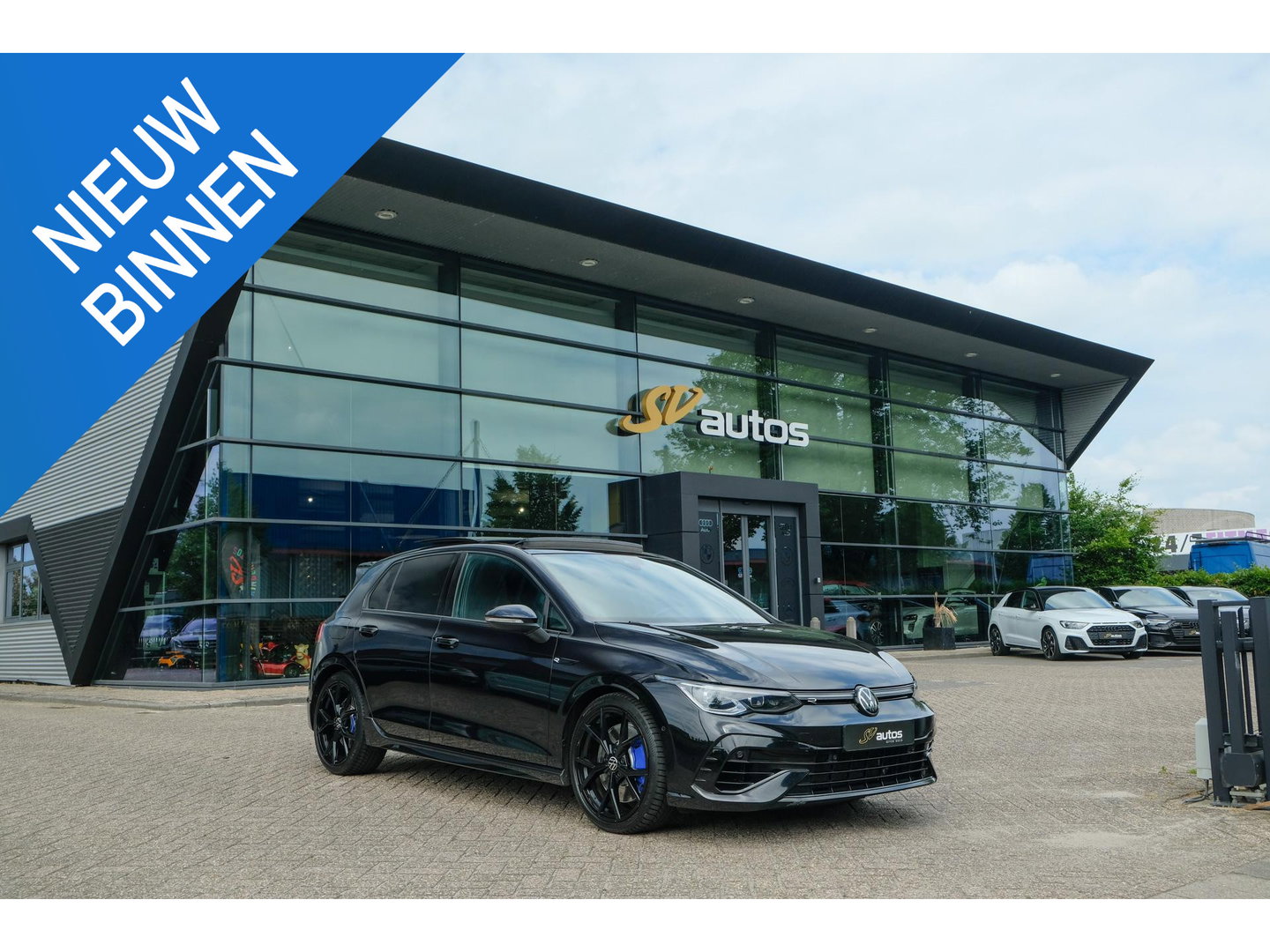 Volkswagen Golf R 2.0 TSI 320pk 8R 4Motion Performance Akrapovic Panoramadak Black edition IQ light DCC Camera