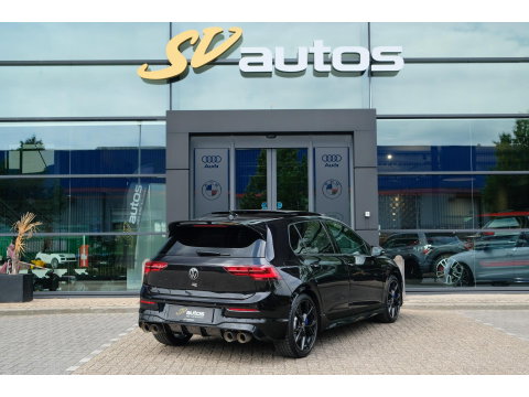 Volkswagen Golf R 2.0 TSI 320pk 8R 4Motion Performance Akrapovic Panoramadak Black edition IQ light DCC Camera