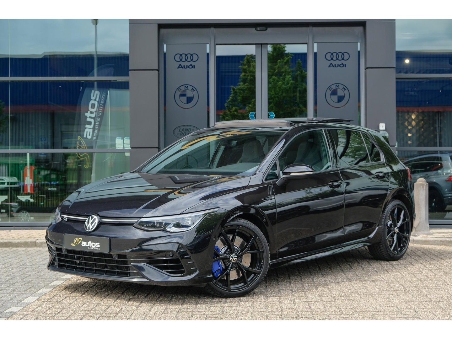 Volkswagen Golf R 2.0 TSI 320pk 8R 4Motion Performance Akrapovic Panoramadak Black edition IQ light DCC Camera
