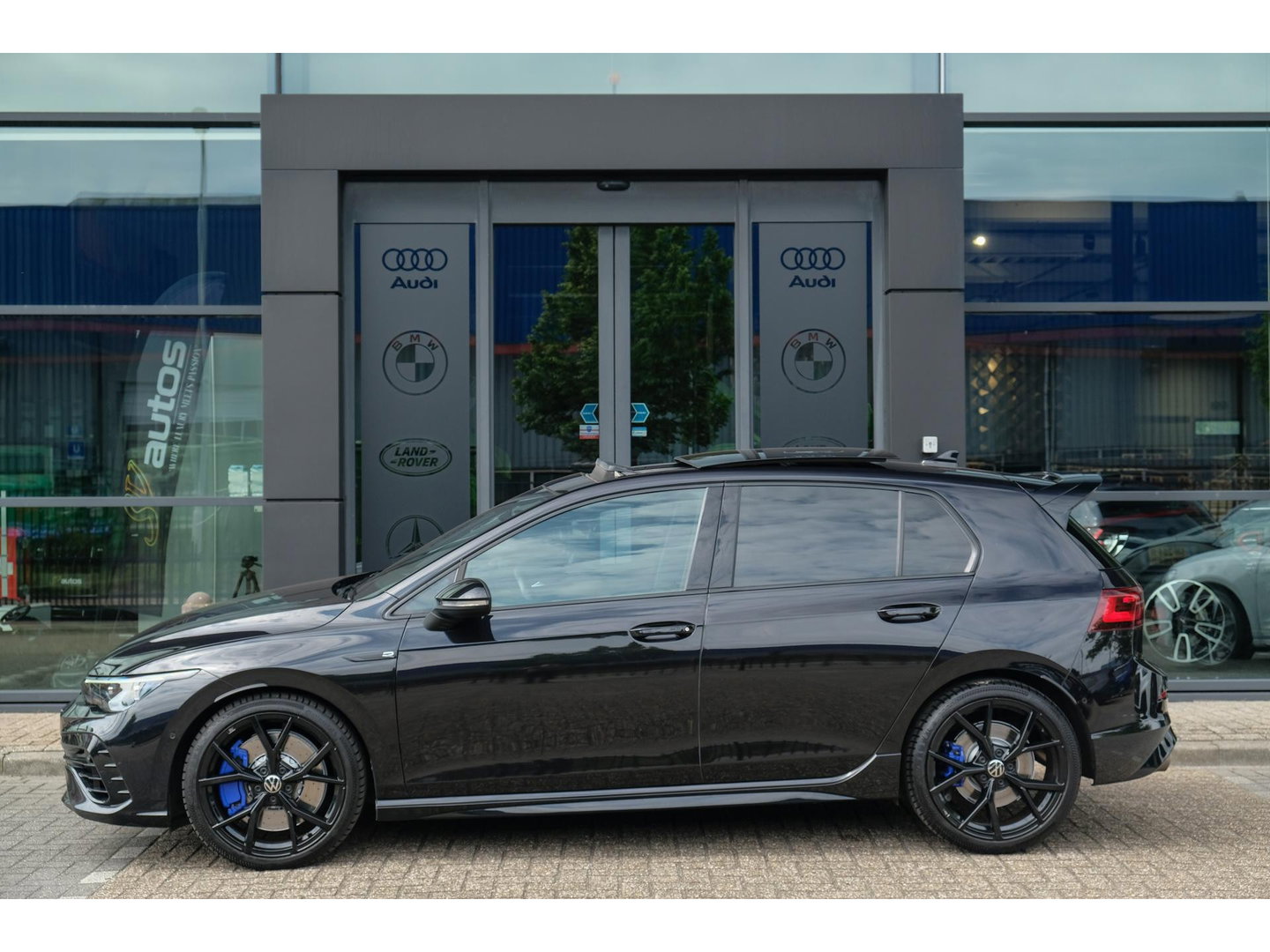 Volkswagen Golf R 2.0 TSI 320pk 8R 4Motion Performance Akrapovic Panoramadak Black edition IQ light DCC Camera