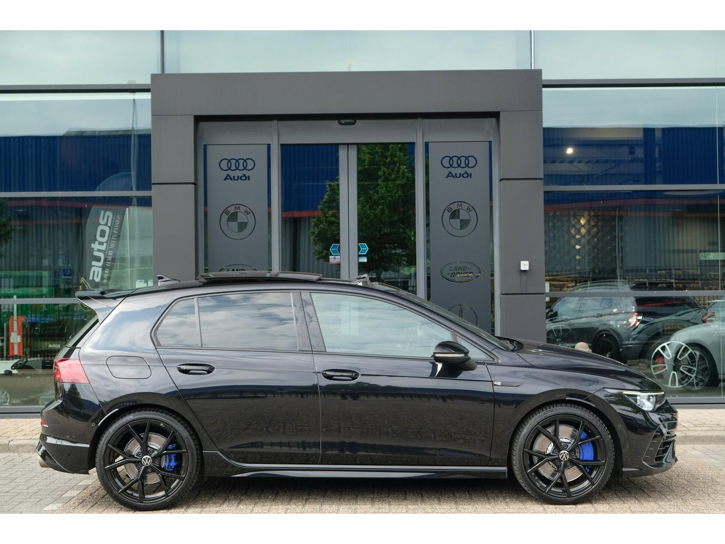Volkswagen Golf R 2.0 TSI 320pk 8R 4Motion Performance Akrapovic Panoramadak Black edition IQ light DCC Camera