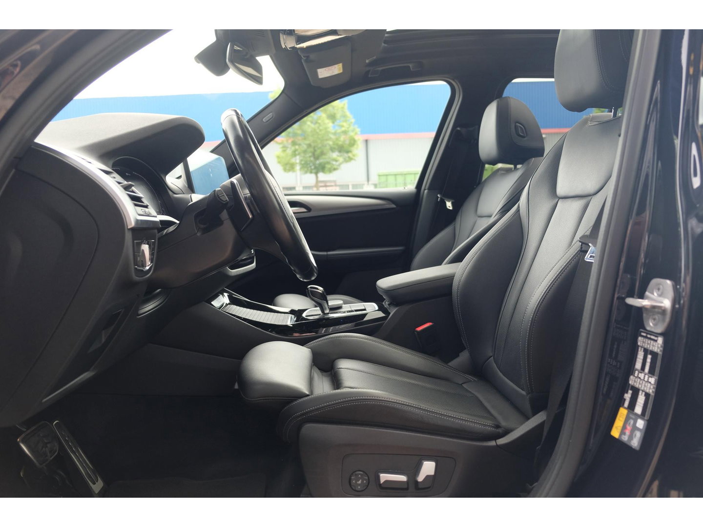 BMW X3 xDrive30e 292pk M-sport High Exe. Panoramadak Laser lampen 360 camera Black edition Sportstoelen leder