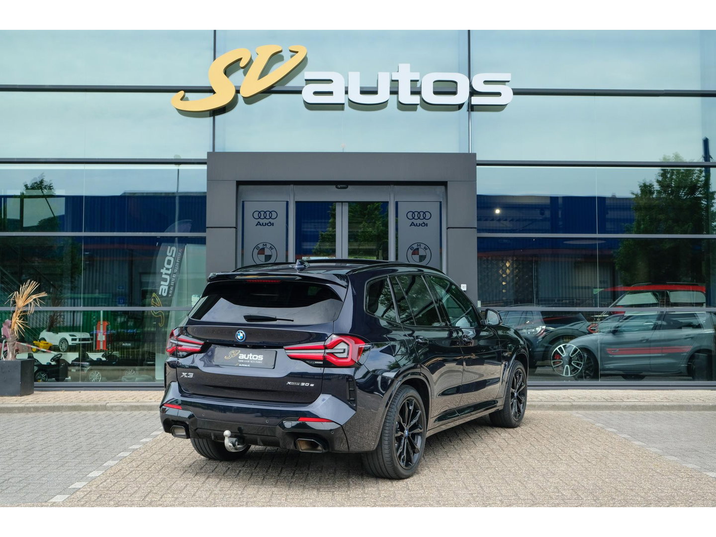 BMW X3 xDrive30e 292pk M-sport High Exe. Panoramadak Laser lampen 360 camera Black edition Sportstoelen leder