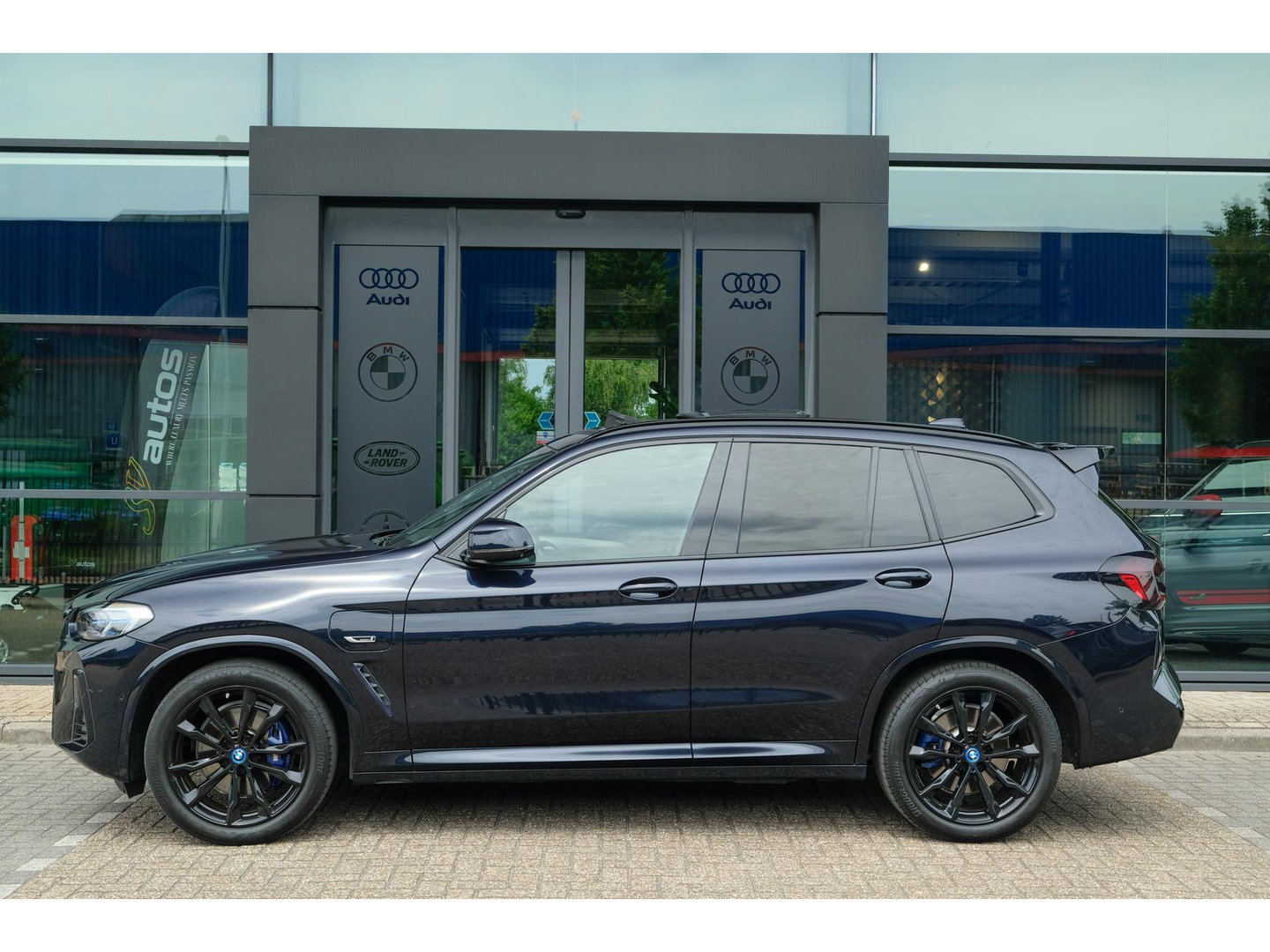 BMW X3 xDrive30e 292pk M-sport High Exe. Panoramadak Laser lampen 360 camera Black edition Sportstoelen leder