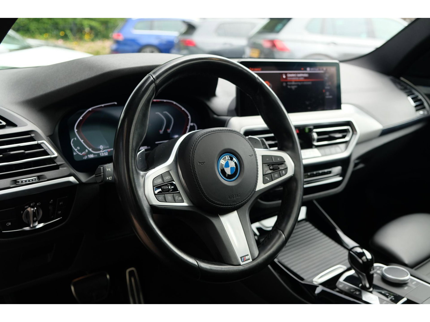 BMW X3 xDrive30e 292pk M-sport High Exe. Panoramadak Laser lampen 360 camera Black edition Sportstoelen leder