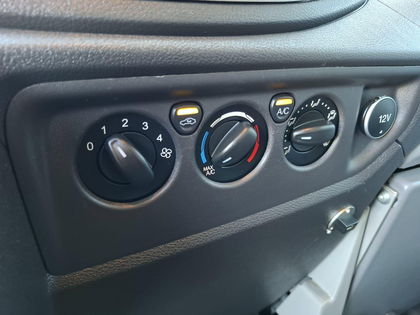 Ford Transit 350 2.0 TDCI L2H3 Trend AIRCO / CRUISE CONTROLE / L2H2 / KASTEN INRICHTING / EURO 6