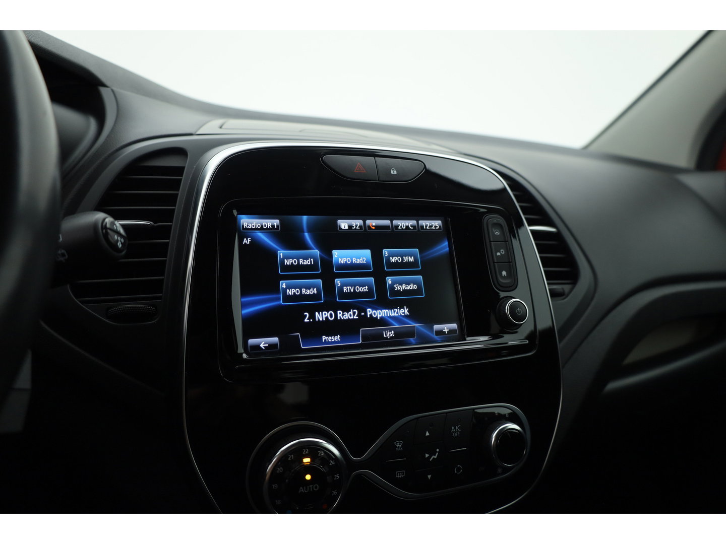 Renault Captur 0.9 TCe Intens | Trekhaak | Cruise Control | Keyless | Camera | Bluetooth | Navi | PDC V+A