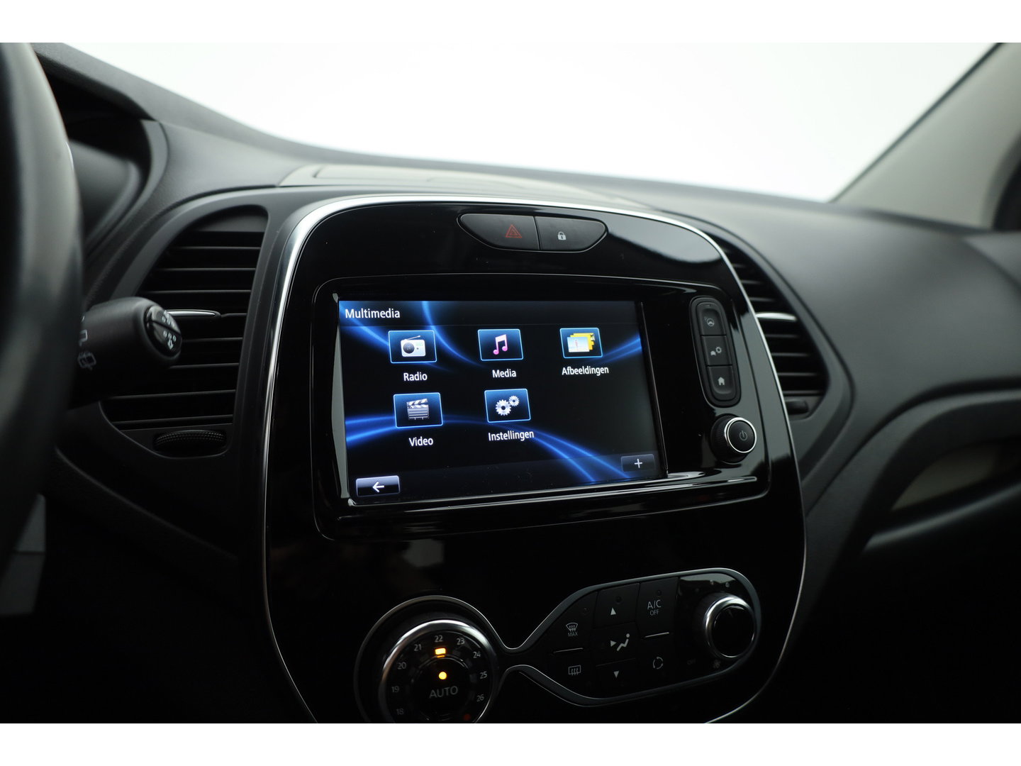 Renault Captur 0.9 TCe Intens | Trekhaak | Cruise Control | Keyless | Camera | Bluetooth | Navi | PDC V+A
