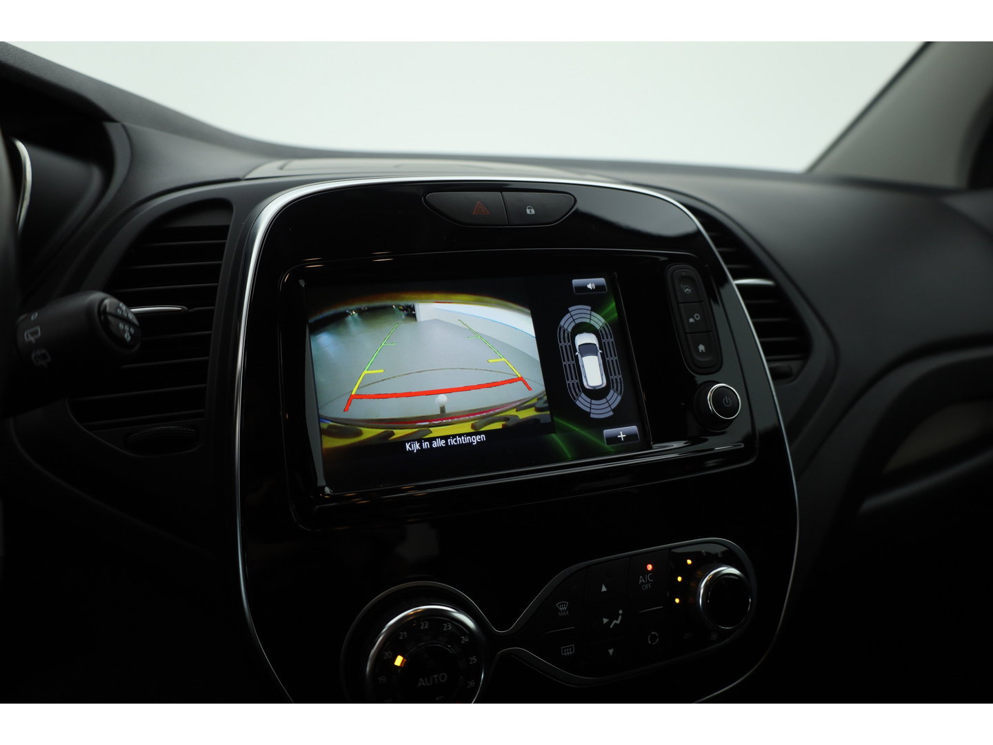 Renault Captur 0.9 TCe Intens | Trekhaak | Cruise Control | Keyless | Camera | Bluetooth | Navi | PDC V+A