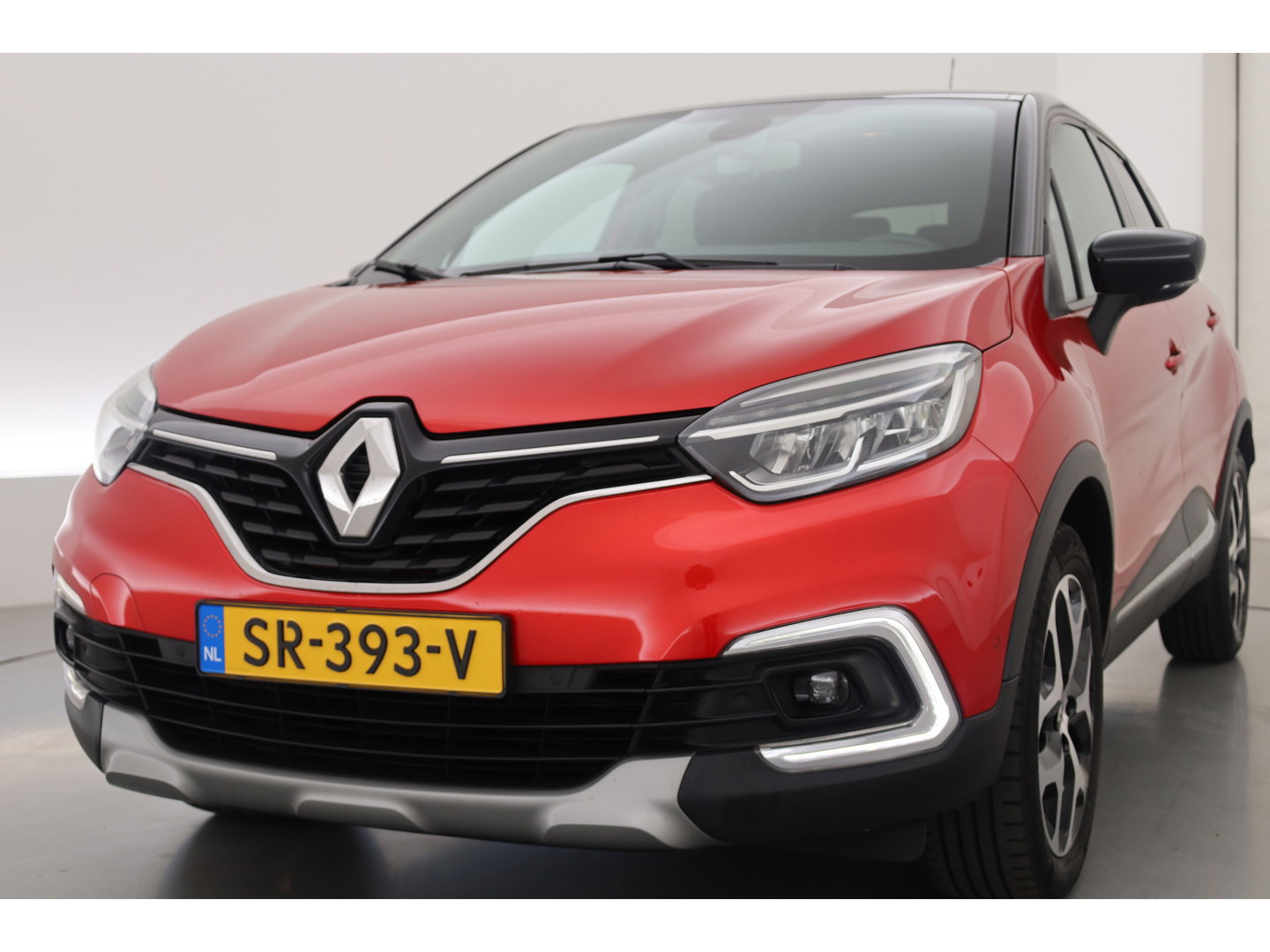 Renault Captur 0.9 TCe Intens | Trekhaak | Cruise Control | Keyless | Camera | Bluetooth | Navi | PDC V+A
